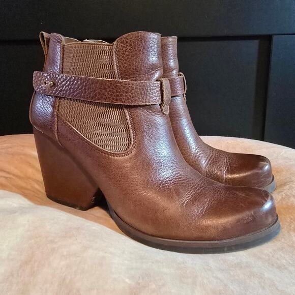 Korks by Kork-Ease brown chunky heel strap leather ankle boots booties size 9.5 - Picture 1 of 12